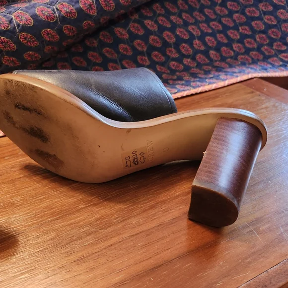 J Crew Navy Leather Slide Sandals - Picture 4 of 9